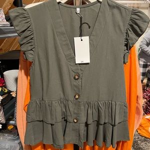 Boutique top size small NWT